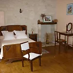 Le Logis De Faugerit Bed & Breakfast Frontenay-Rohan-Rohan