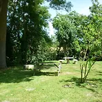 Bed & Breakfast Le Logis De Faugerit