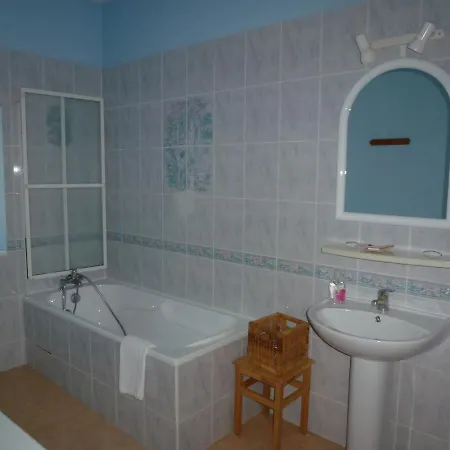 Le Logis De Faugerit Bed & Breakfast 3*
