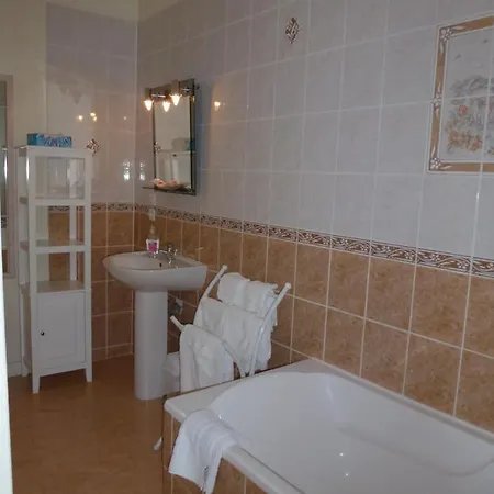 Bed & Breakfast Le Logis De Faugerit Frontenay-Rohan-Rohan
