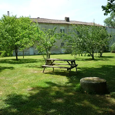 Le Logis De Faugerit Couette-café 3*