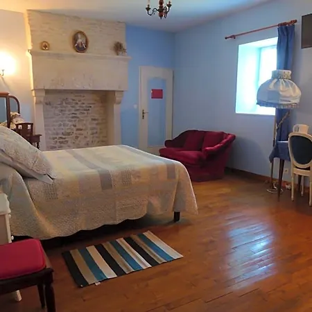 Le Logis De Faugerit Couette-café 3*