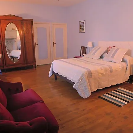 Le Logis De Faugerit Couette-café 3*