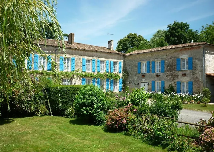 Le Logis De Faugerit Bed and breakfast