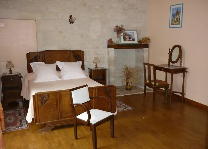 Le Logis De Faugerit Bed and breakfast Frontenay-Rohan-Rohan